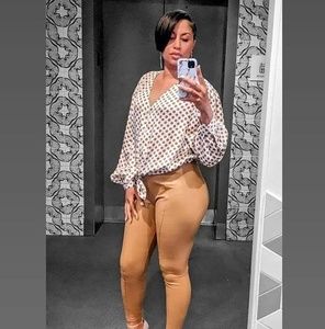 Meet your Posher, Risheca